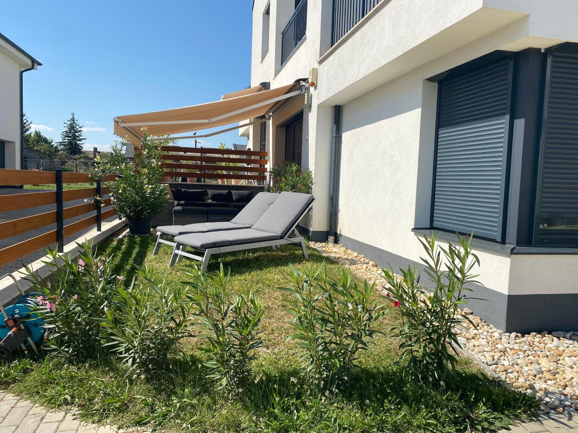 Nest2 Apartments Кестхей Экстерьер фото