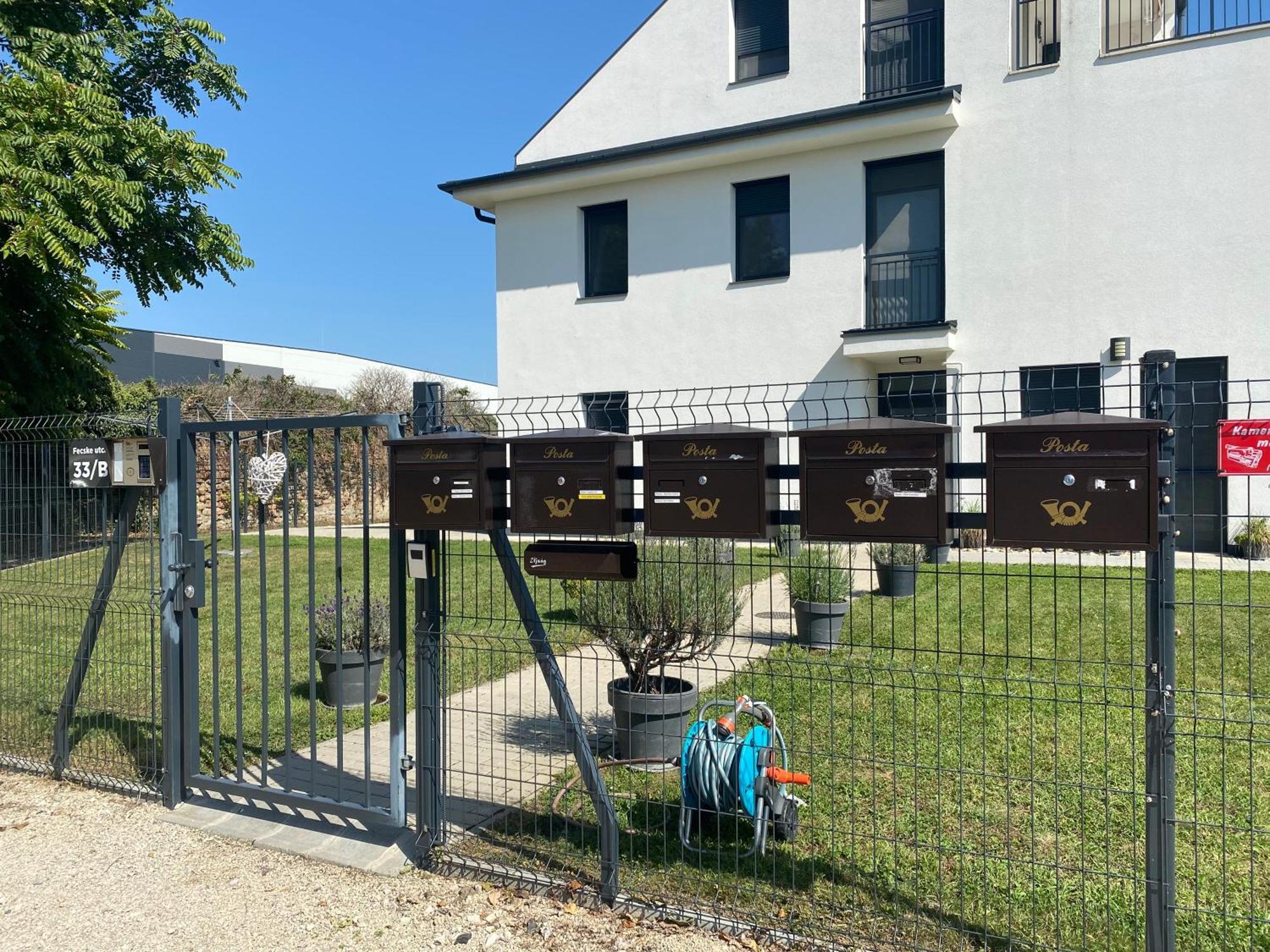 Nest2 Apartments Кестхей Экстерьер фото